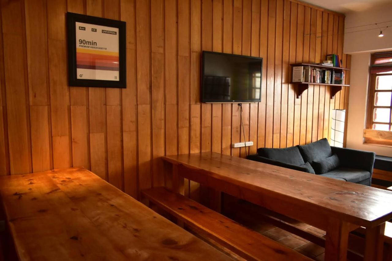 Cinerama Hostel Сан-Карлос-де-Барилоче Экстерьер фото