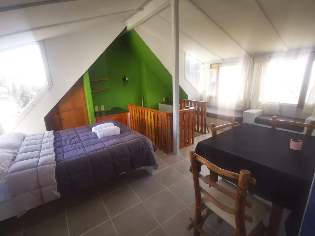 Cinerama Hostel Сан-Карлос-де-Барилоче Экстерьер фото